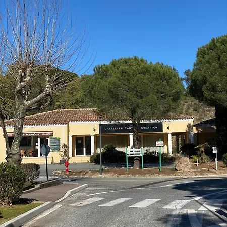 Avec Piscine, Vue Golf A Maxime Apartman *