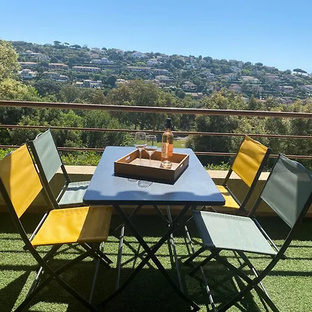 Avec Piscine, Vue Golf à Maxime Sainte-Maxime