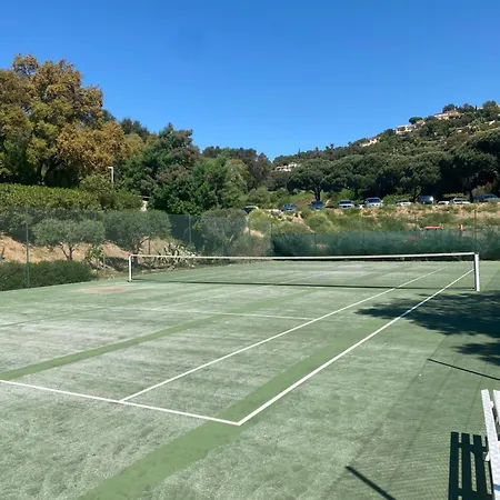 Lägenhet Avec Piscine, Vue Golf A Maxime
