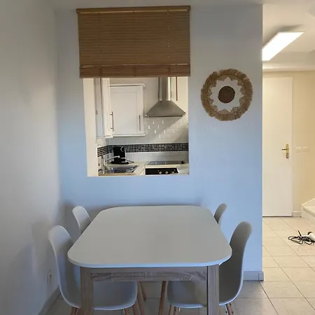 Appartement Avec Piscine, Vue Golf A Maxime